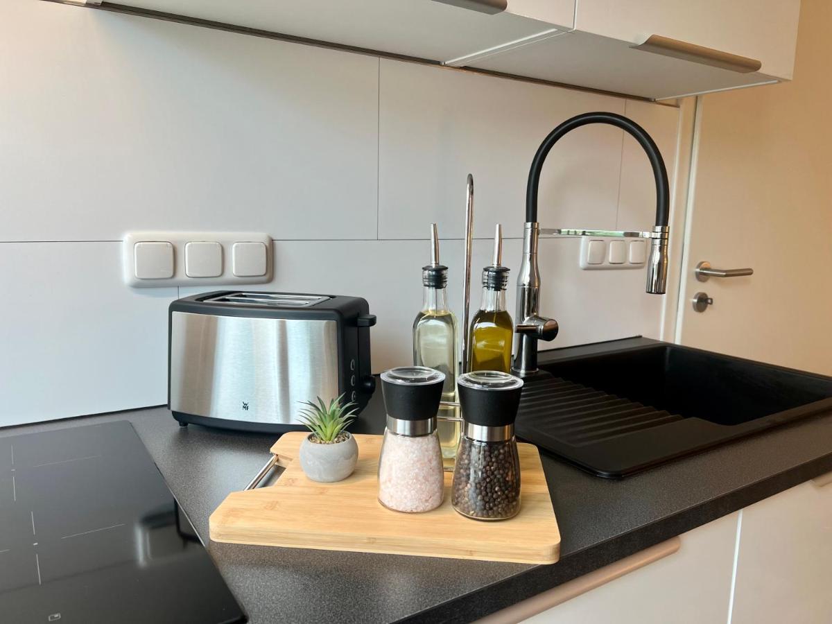Design Apartment Mit Balkon - Kueche - Netflix Essen Bagian luar foto