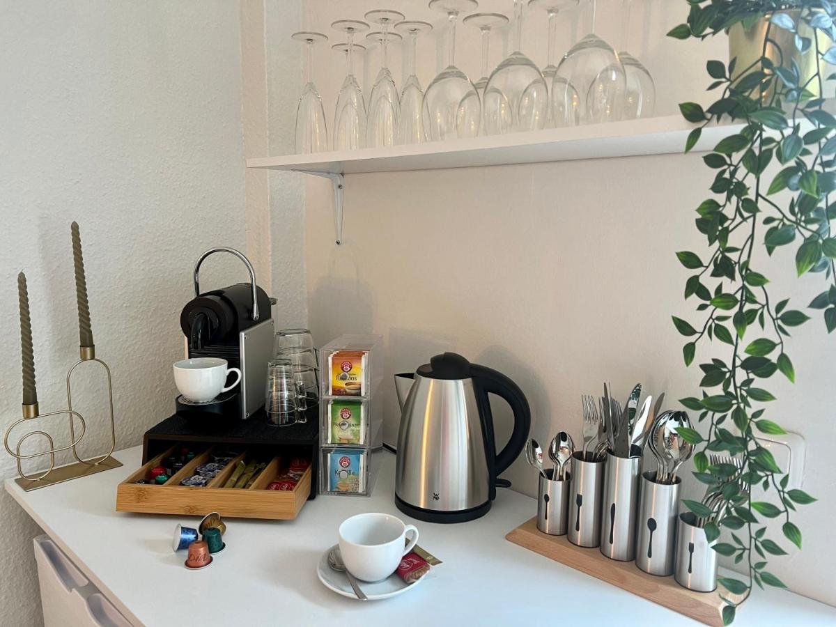 Design Apartment Mit Balkon - Kueche - Netflix Essen Bagian luar foto